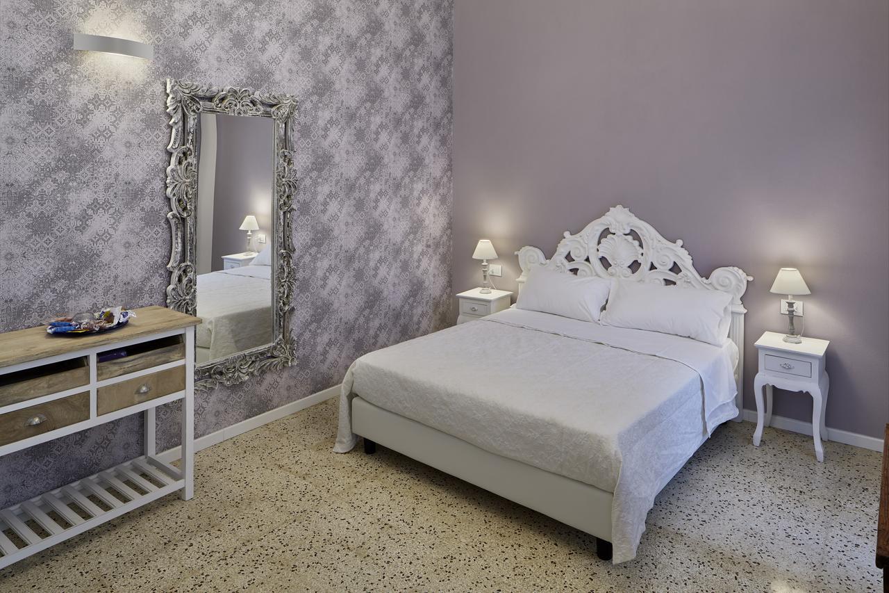 Yard 19 Bed & Breakfast ราเวนนา ภายนอก รูปภาพ