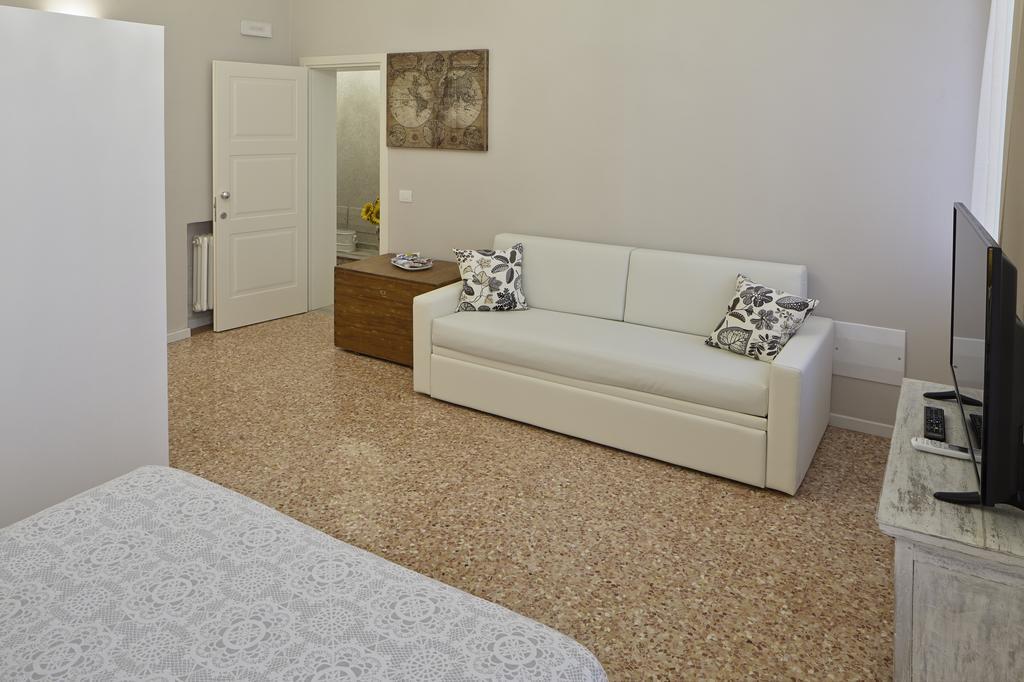 Yard 19 Bed & Breakfast ราเวนนา ภายนอก รูปภาพ