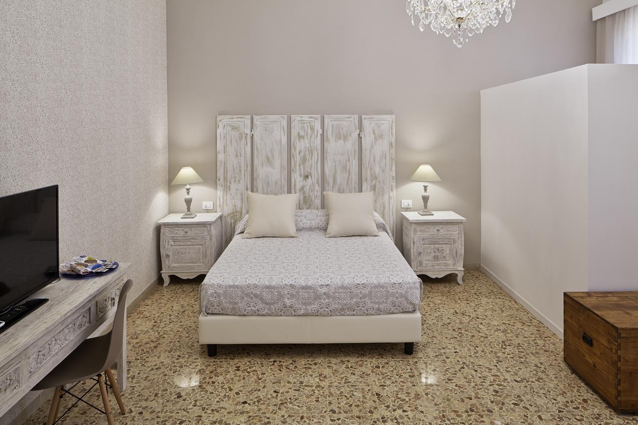 Yard 19 Bed & Breakfast ราเวนนา ภายนอก รูปภาพ